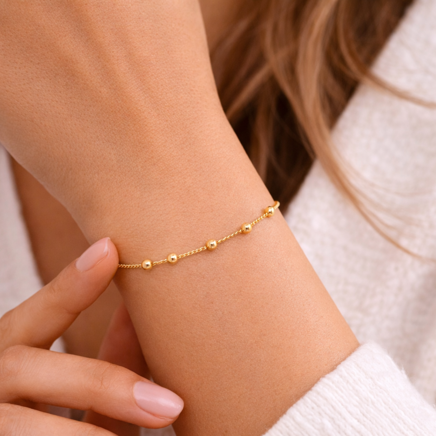 Golden Linear Glow Bracelet