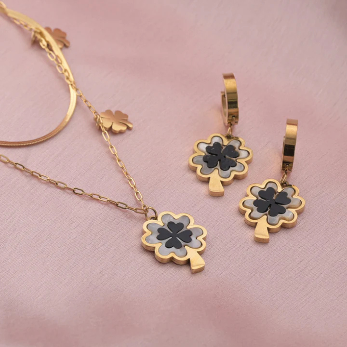 The Fourleaf Clover Set