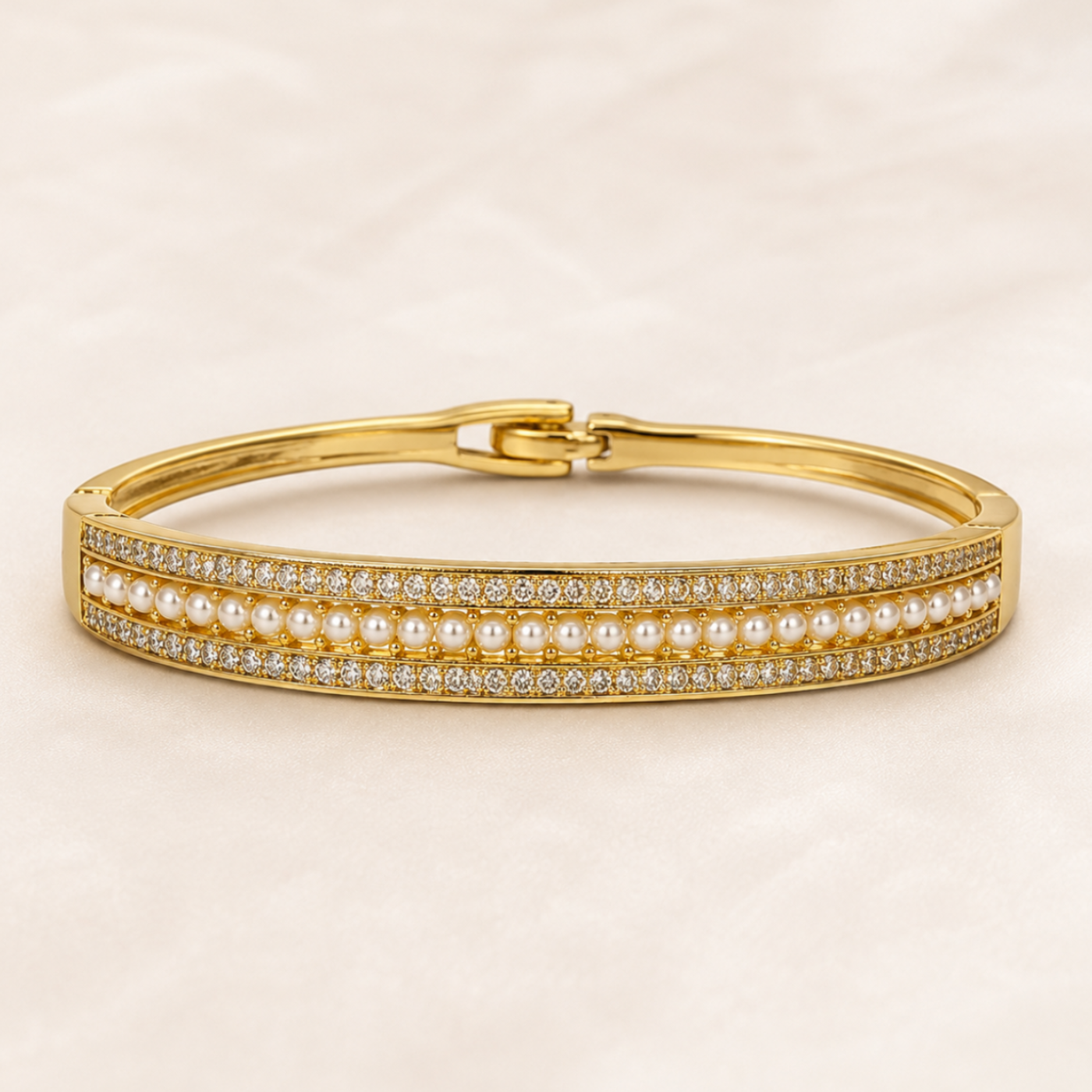 Bela Pearl Bangle