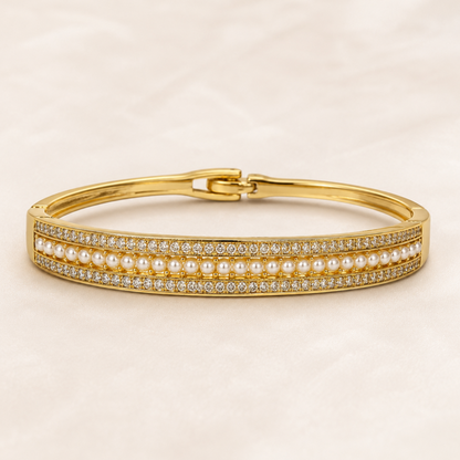 Bela Pearl Bangle