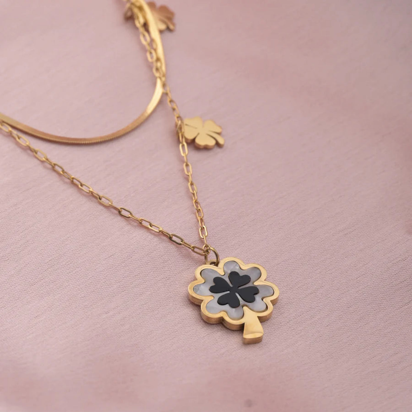 The Fourleaf Clover Set